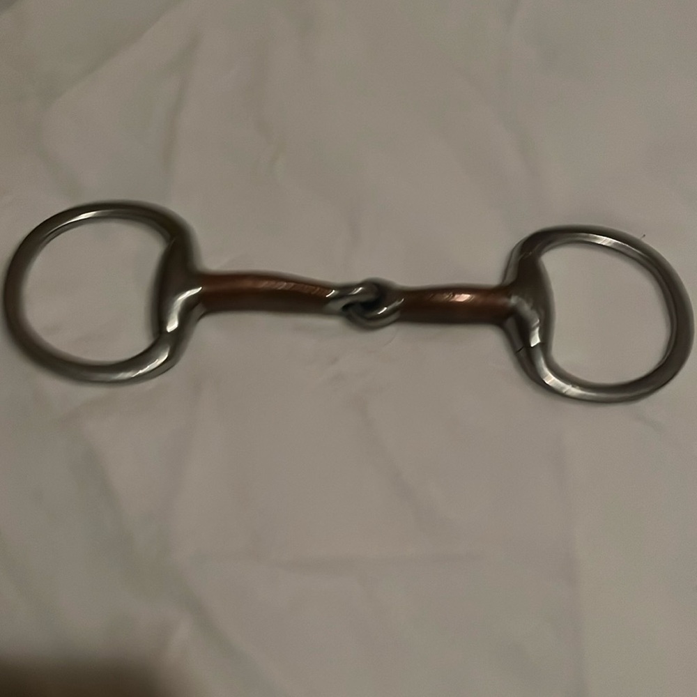USED HORSE TACK: EGGBUTT SNAFFLE  BIT WITH COPPER PLATED 5” MOUTH